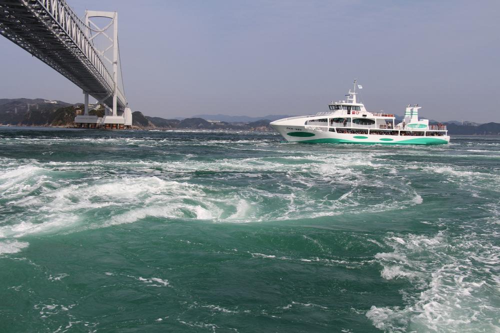 大迫力の絶景にわくわく 世界最大級の 鳴門の渦潮 特集 イーストとくしま観光推進機構